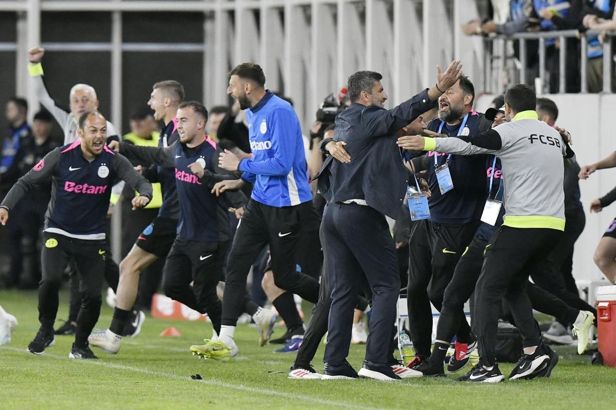 Imagini de la finalul meciului Dinamo - FCSB
