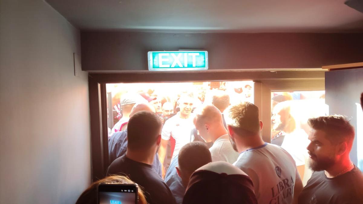 „Sunt bogat, am doi Danieli!” » Dan Șucu l-a prezentat oficial pe Pancu la Rapid, într-o seară marcată de protestul galeriei