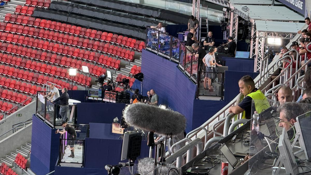 Se filmează cu dronele la finala PSG - Arsenal! » Cifrele incredibile ale unui spectacol planetar organizat la Budapesta