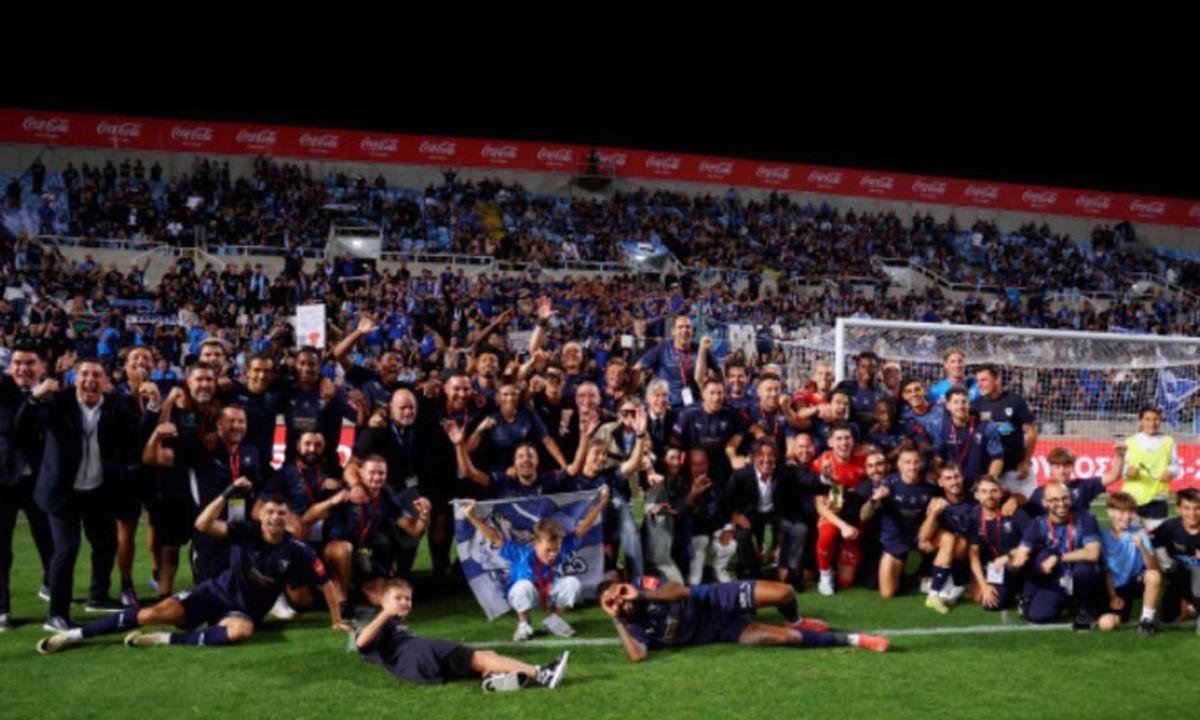 Vlad Dragomir sărbătorește câștigarea Cupei Ciprului cu Pafos