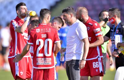 DINAMO. Cornel Dinu nu a iertat pe nimeni: „Gloabe aduse pe comisioane! M-au făcut cotârlele alea din teren să mă răzbun pe câinii mei”