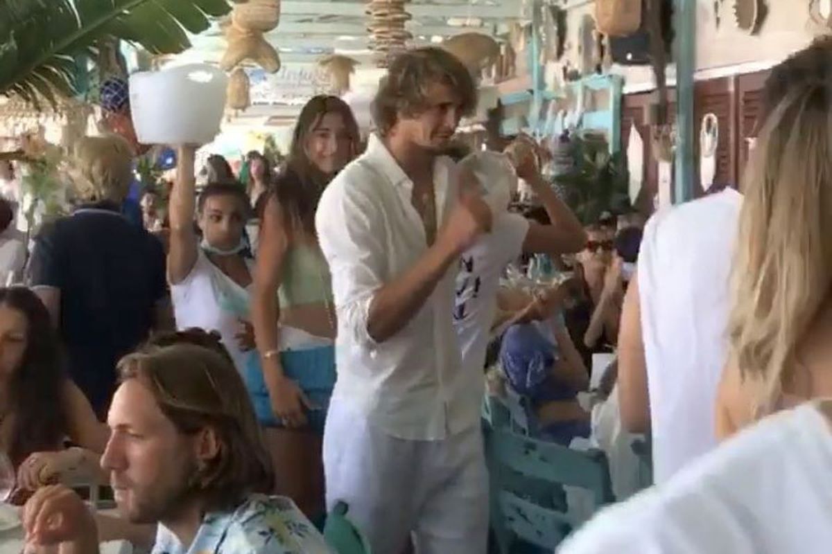 VIDEO Alexander Zverev a uitat de izolare! Party cu sute de oameni deși a promis că stă în carantină