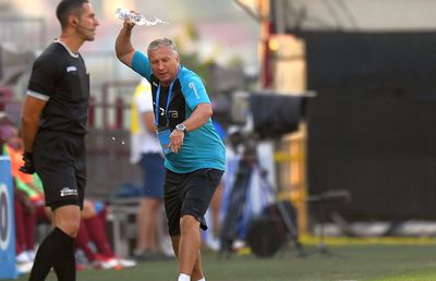 EXCLUSIV 3 jucători, la un pas să plece de la CFR Cluj! Petrescu riscă să rămână descoperit