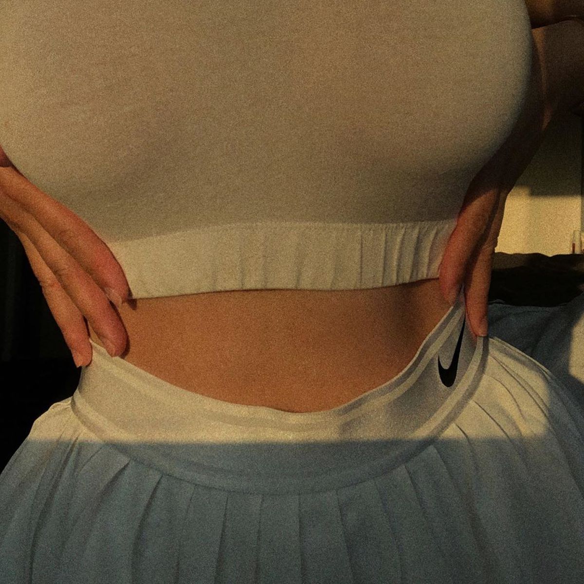 FOTO Iubita lui Florinel Coman a răbufnit pe Instagram: „Nu vă mai lăsaţi manipulaţi de societatea asta de c...t!” » Ce a deranjat-o pe focoasa brunetă