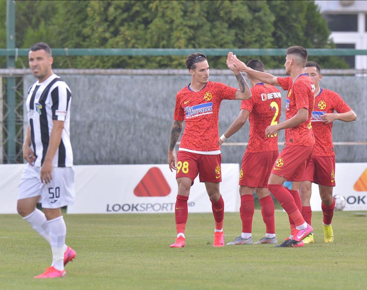 ASTRA - FCSB 3-2. Adi Petre a dezamăgit din nou! Galben pentru simulare în minutul 5 + cine l-a înlocuit la pauză