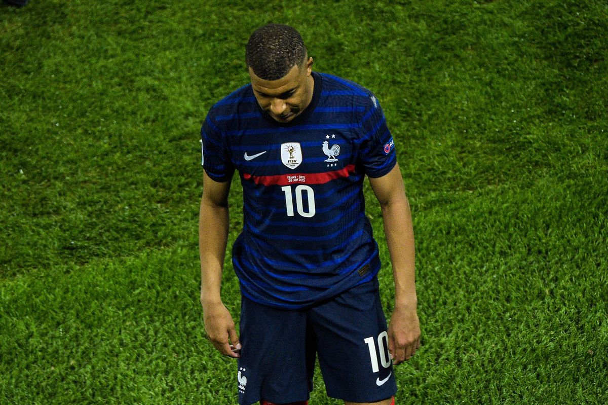 Altercație halucinantă pe Arena Națională » Rudele vedetelor Rabiot, Pogba și Mbappe, aproape de bătaie în tribune! + Scandalul neștiut de pe teren