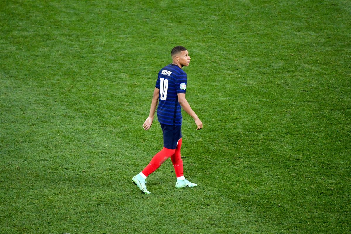 Altercație halucinantă pe Arena Națională » Rudele vedetelor Rabiot, Pogba și Mbappe, aproape de bătaie în tribune! + Scandalul neștiut de pe teren