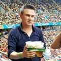 Gică Popescu și Cristi Balaj au urmărit Franța - Elveția din mijlocul suporterilor. FOTO: Gazeta Sporturilor