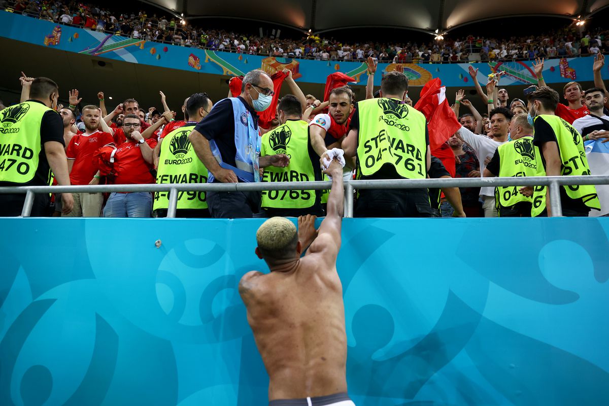 Fanul de pe Arena Națională care a devenit viral » De la agonie la extaz în câteva secunde