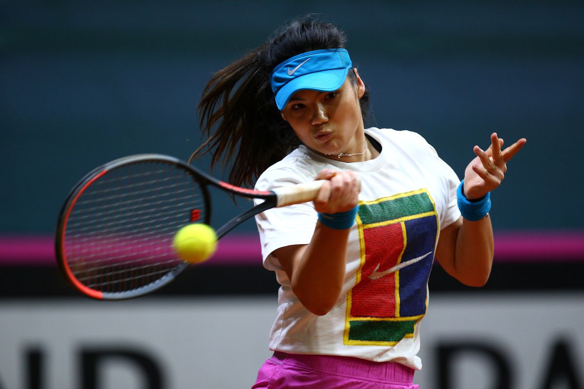 Emma Răducanu, marea speranță a tenisului britanic, debutează azi la Wimbledon: tatăl e român, mama chinezoaică, ea se inspiră de la Halep!