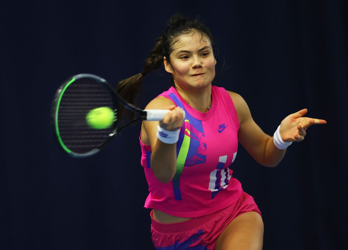 Emma Răducanu, dialog cu Gazeta Sporturilor după prima victorie a carierei la Wimbledon: „O vizitez pe mamaia de câteva ori pe an. Să fiu sinceră, mâncarea voastră e incredibilă!”