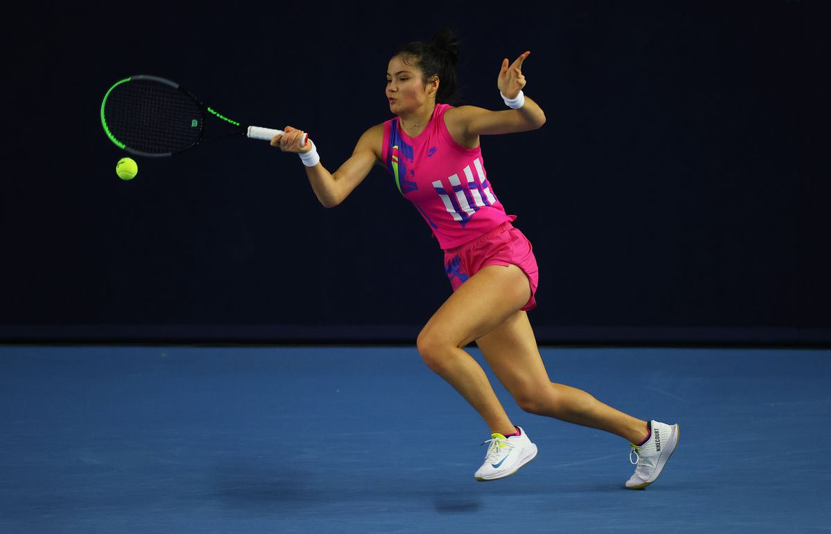 Emma Răducanu, dialog cu Gazeta Sporturilor după prima victorie a carierei la Wimbledon: „O vizitez pe mamaia de câteva ori pe an. Să fiu sinceră, mâncarea voastră e incredibilă!”