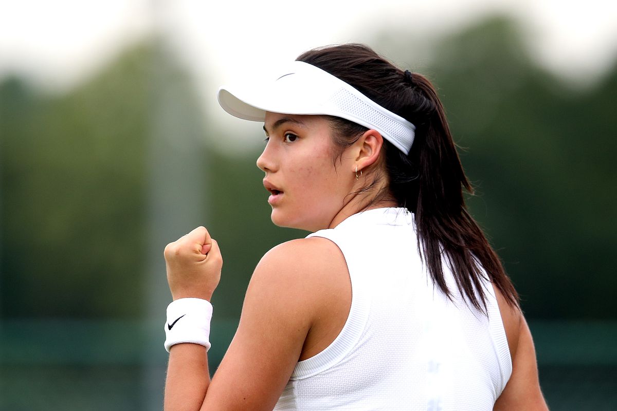 Emma Răducanu, dialog cu Gazeta Sporturilor după prima victorie a carierei la Wimbledon: „O vizitez pe mamaia de câteva ori pe an. Să fiu sinceră, mâncarea voastră e incredibilă!”