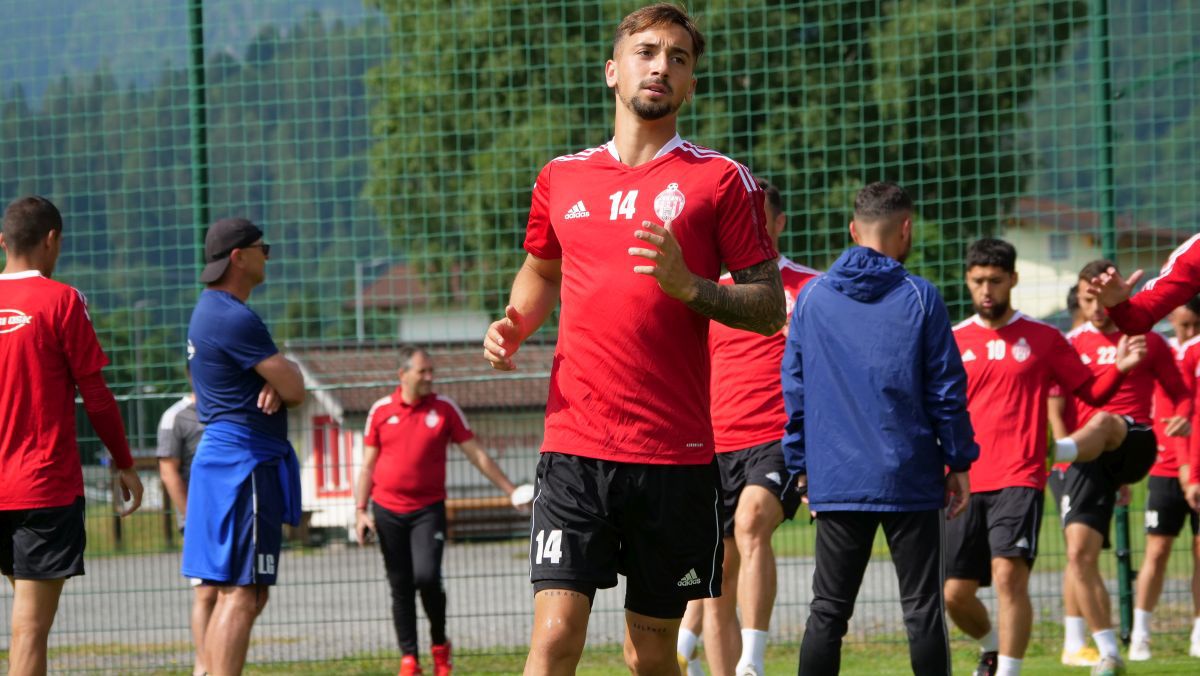 Trei jucători, lăudați de Leo Grozavu la antrenamentul de dimineață » Sepsi joacă azi primul amical + ce supertransfer a încercat