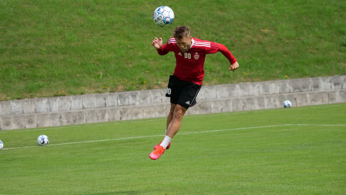 Trei jucători, lăudați de Leo Grozavu la antrenamentul de dimineață » Sepsi joacă azi primul amical + ce supertransfer a încercat