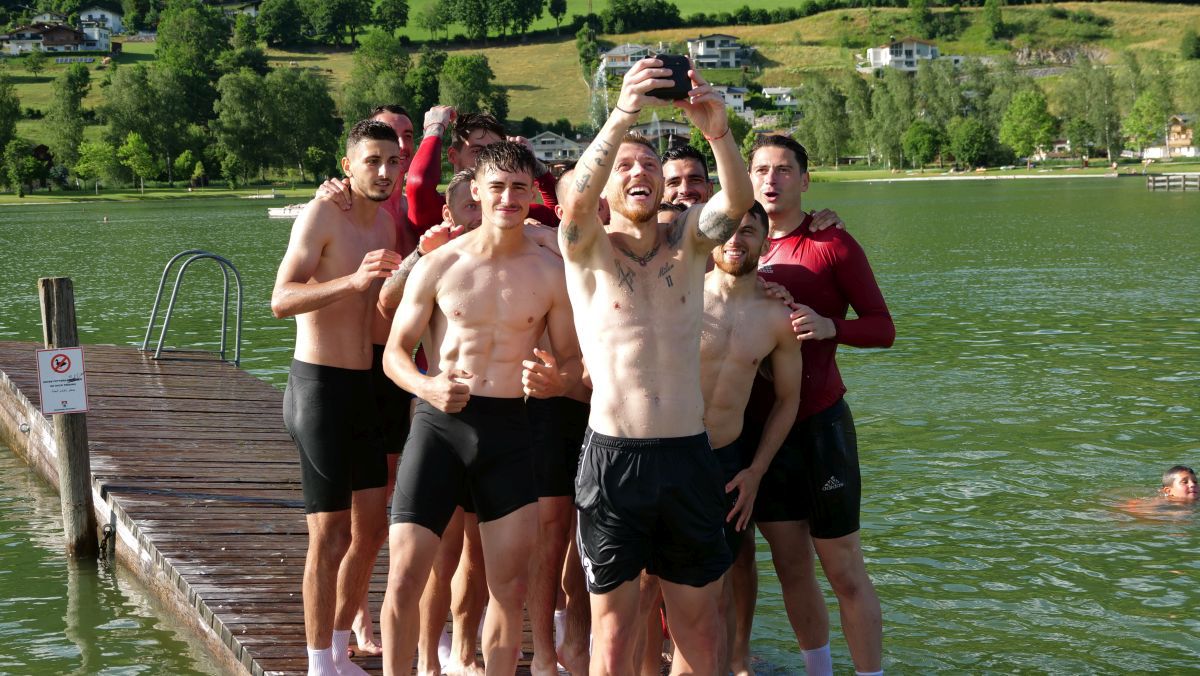 Jucătorii lui Sepsi s-au distrat în cantonament. Bogdan Mitrea, fotograf cu poze la minut