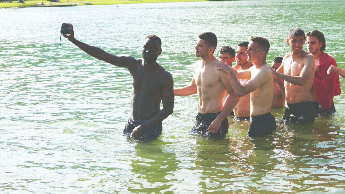 Vederi din Kaprun » Echipa Gazetei s-a „infiltrat” în cantonamentul lui Sepsi din Austria. Bogdan Mitrea, în rol de fotograf