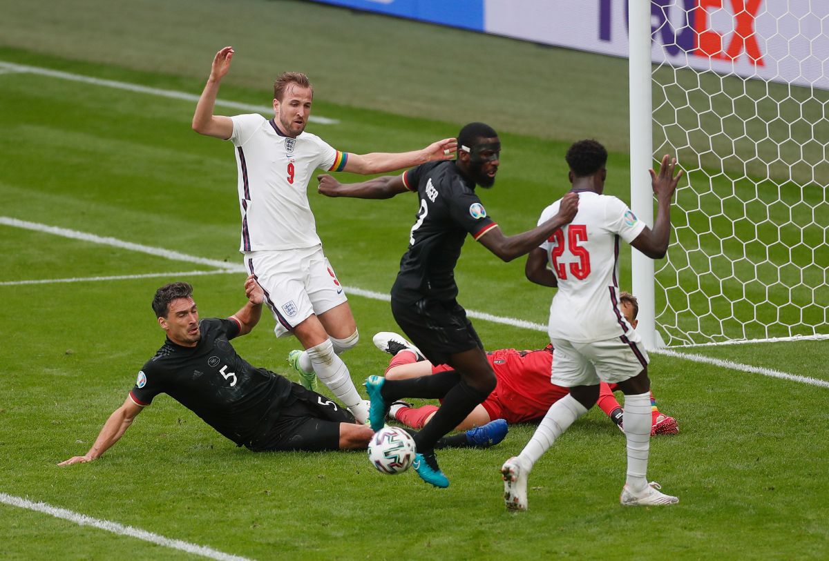 Două momente tari la Anglia - Germania 2-0 » Ce a cerut Haaland la pauză + reacția virală a lui Rio Ferdinand de la final