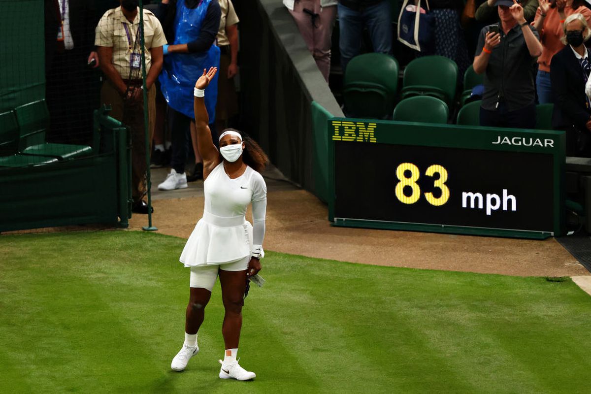 Serena Williams a abandonat în primul meci de la Wimbledon! Imagini dureroase: s-a prăbușit în genunchi și a început să plângă