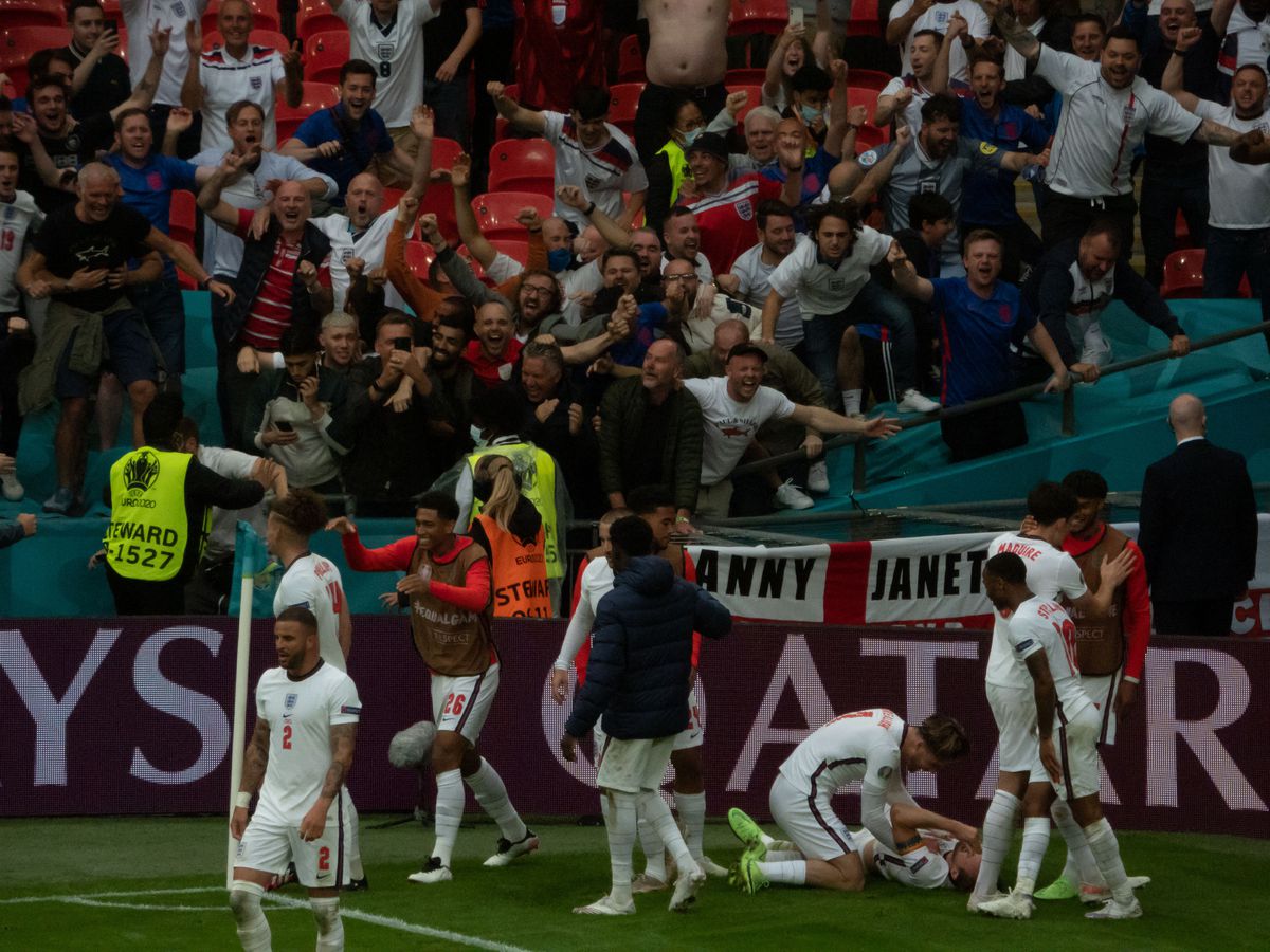Două momente tari la Anglia - Germania 2-0 » Ce a cerut Haaland la pauză + reacția virală a lui Rio Ferdinand de la final