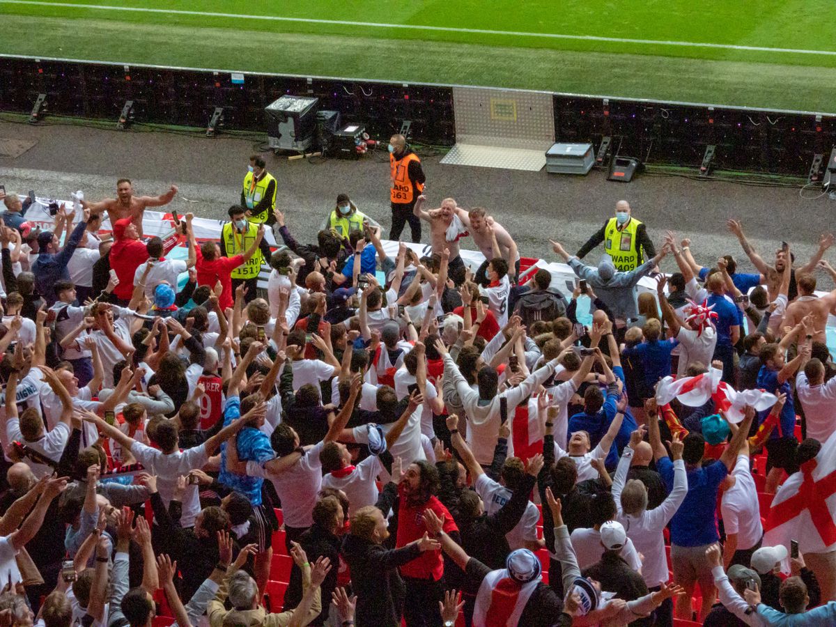 Două momente tari la Anglia - Germania 2-0 » Ce a cerut Haaland la pauză + reacția virală a lui Rio Ferdinand de la final