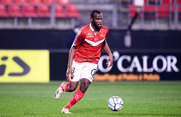 UTA a mai transferat un jucător » Un internațional cu 42 de meciuri în echipa națională se alătură „Bătrânei Doamne”