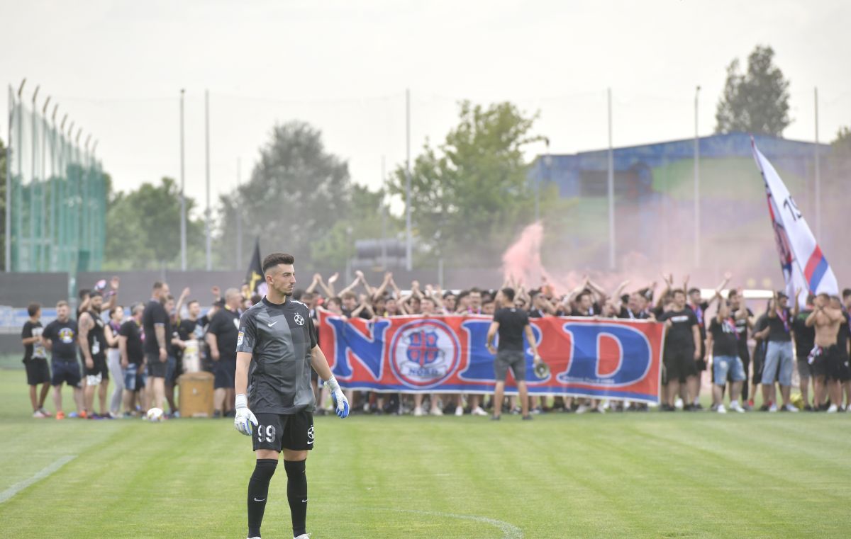 „Nordul” e gata pentru noul sezon! Ultrașii roș-albaștrilor au făcut spectacol la amicalul FCSB-ului