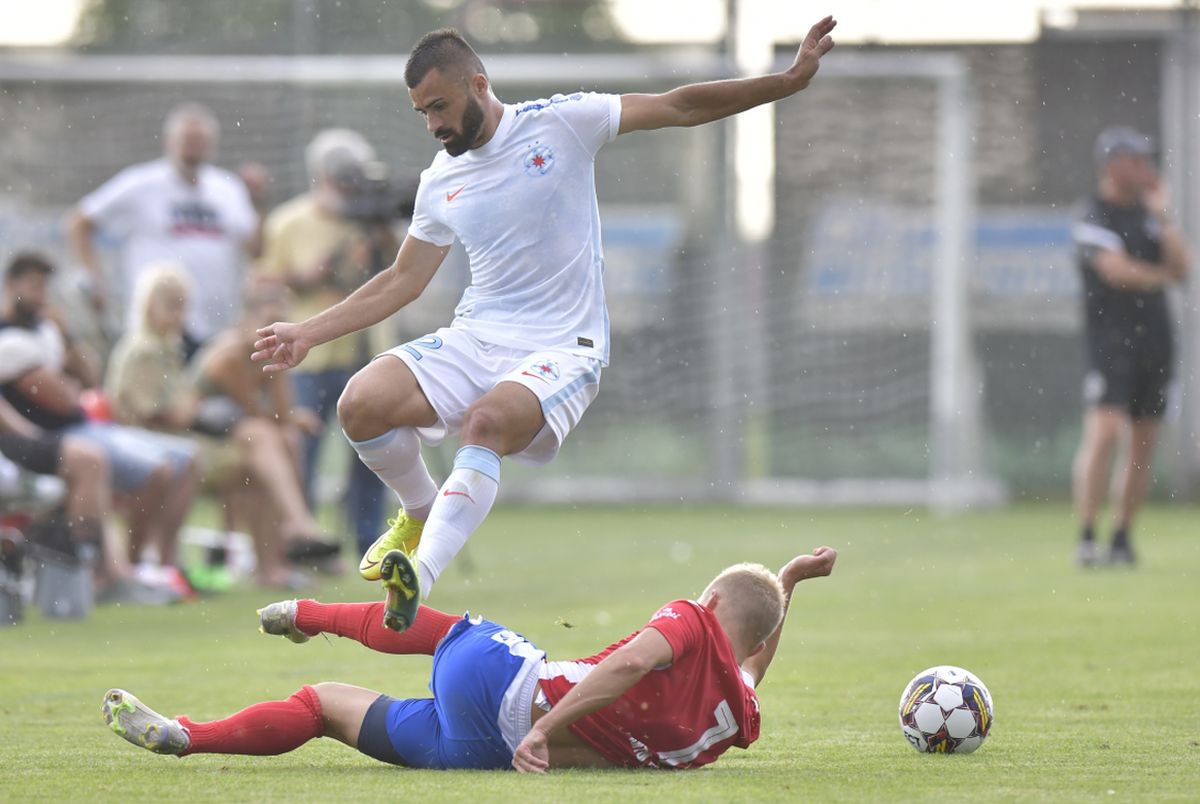 „Nordul” e gata pentru noul sezon! Ultrașii roș-albaștrilor au făcut spectacol la amicalul FCSB-ului