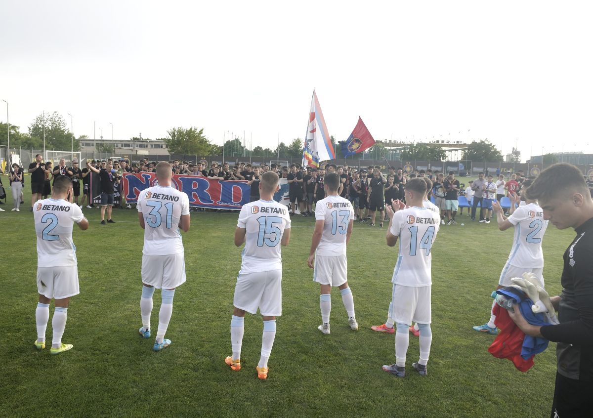 „Nordul” e gata pentru noul sezon! Ultrașii roș-albaștrilor au făcut spectacol la amicalul FCSB-ului