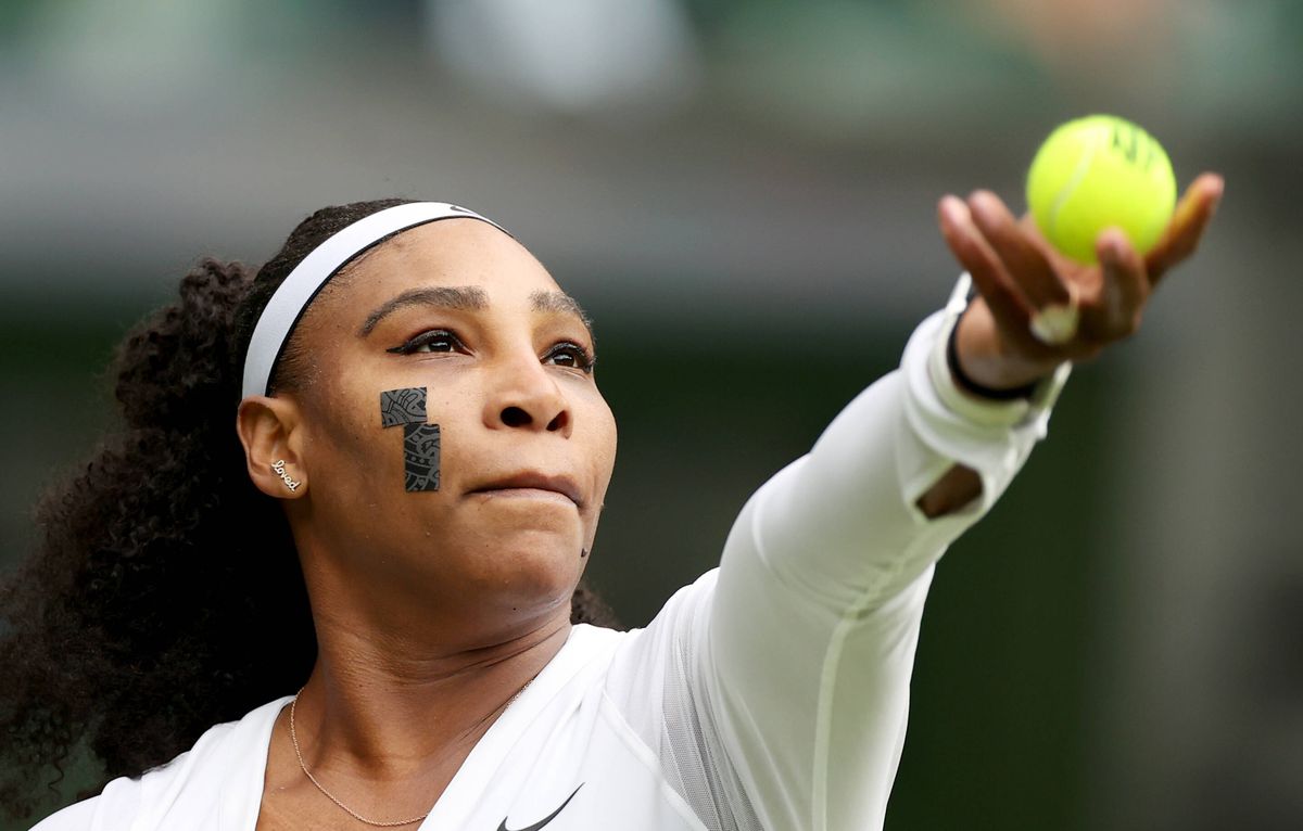De ce a purtat Serena Williams plasturi negri pe obrazul drept în primul tur la Wimbledon 2022