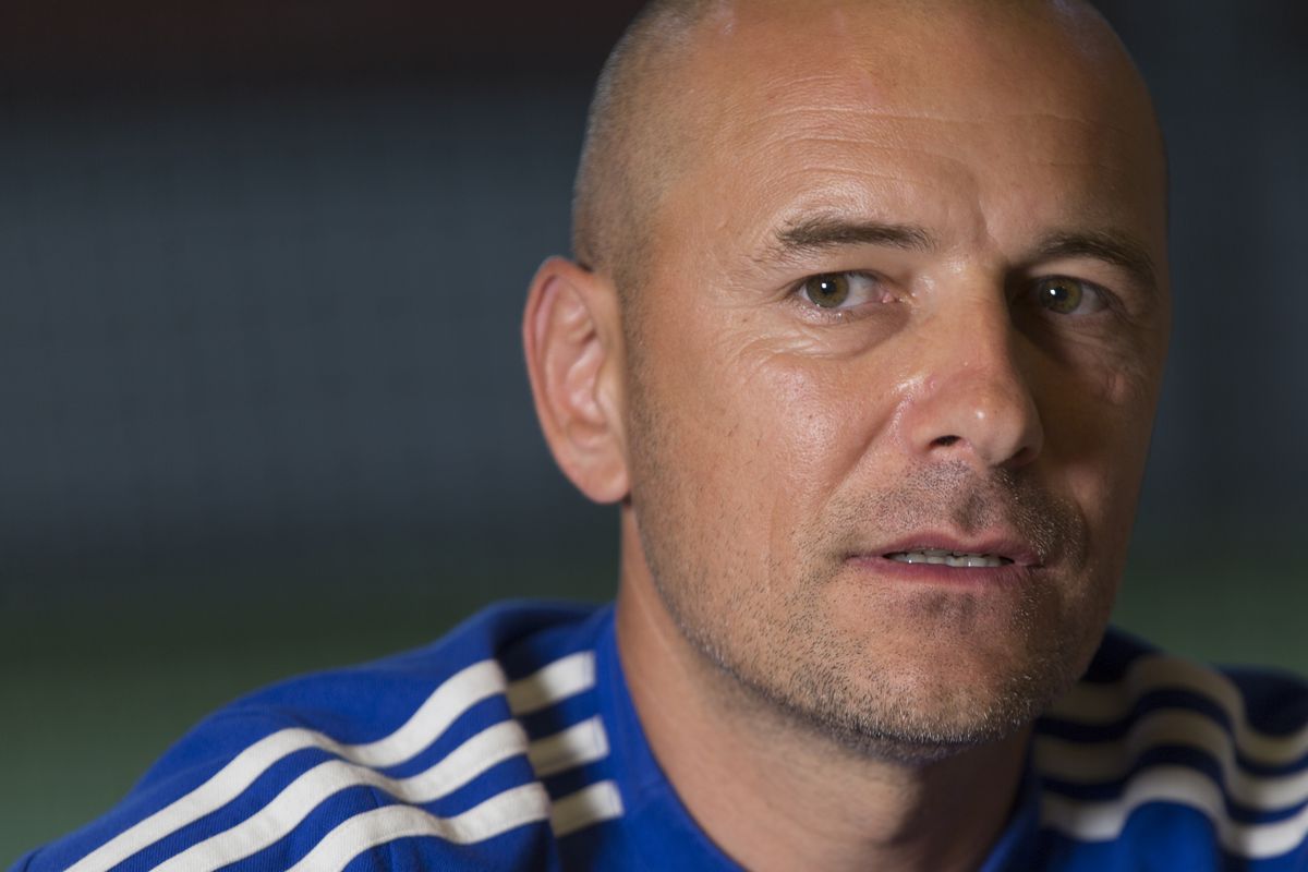 Omul acuzat că lucrează antrenorii la FCU Craiova rupe tăcerea într-un interviu exploziv: „Mititelu ar fi nebun să țină un informator într-un post important?”+ explică „scandalul” cu Janeiro și spune ce l-ar face să plece imediat