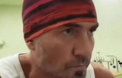 Cum arată acum Roman Kostomarov, după ce medicii i-au amputat ambele picioare și mâinile din încheieturi » Rusul se acomodează cu noua viață