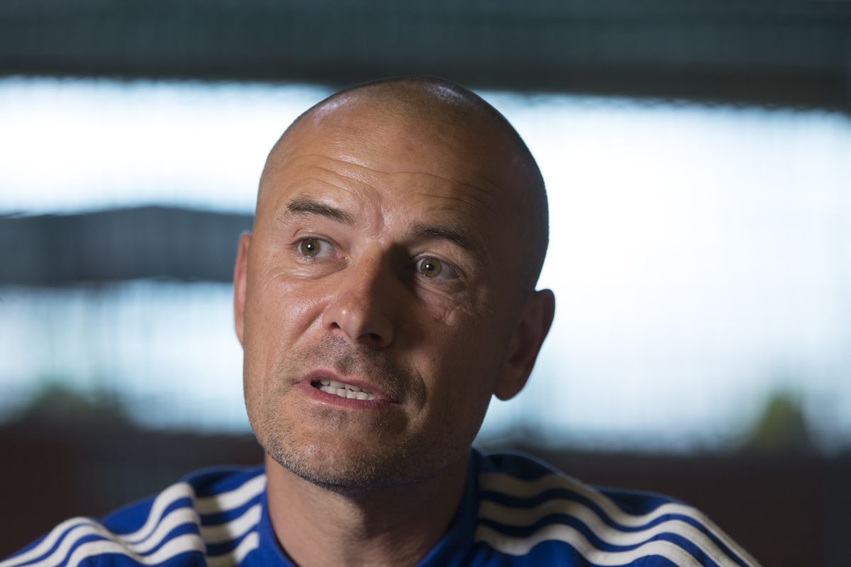 Omul acuzat că lucrează antrenorii la FCU Craiova rupe tăcerea într-un interviu exploziv: „Mititelu ar fi nebun să țină un informator într-un post important?”+ explică „scandalul” cu Janeiro și spune ce l-ar face să plece imediat