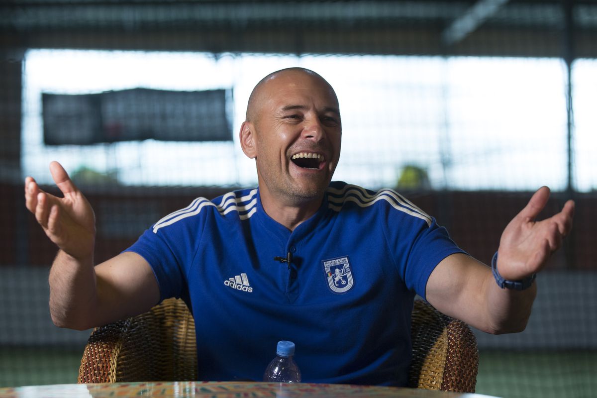 Omul acuzat că lucrează antrenorii la FCU Craiova rupe tăcerea într-un interviu exploziv: „Mititelu ar fi nebun să țină un informator într-un post important?”+ explică „scandalul” cu Janeiro și spune ce l-ar face să plece imediat