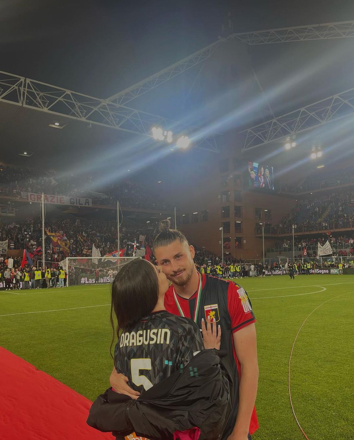 Fratele lui Radu Drăgușin, cu lacrimi în ochi » Emoționat la debutul acestuia la Tottenham