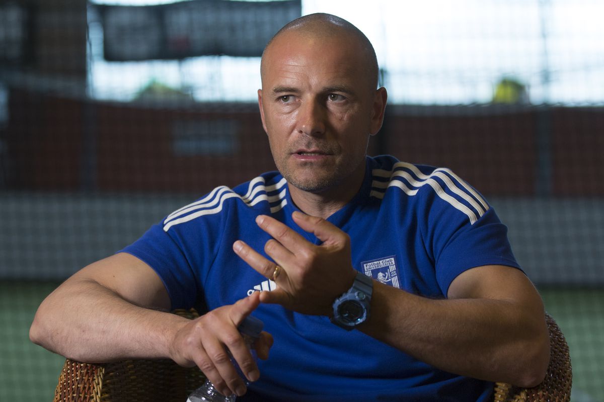 Dan Vasilică, preparatorul de la FCU Craiova: „Când eu antrenam ca Neubert, eram considerat nebun”+ Îl are ca model pe fostul antrenor al sprinterului Ben Johnson