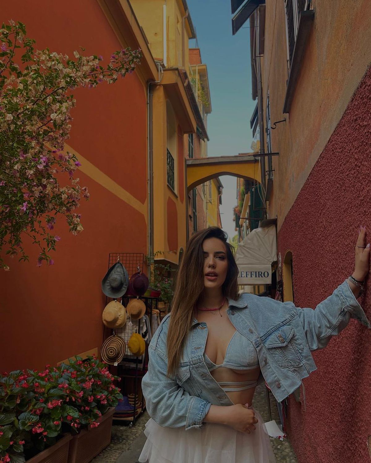 Iubita lui Drăgușin, apariție incendiară în jacuzzi » Cum s-au fotografiat cei doi