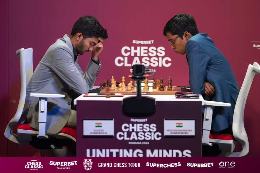 A treia rundă de confruntări de la Superbet Chess Classic România 2024    s-a încheiat cu cinci remize