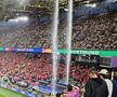 „Baie” în ploaie, încălzire după răcire + Ce a făcut Neuer chiar înainte de start » 9 detalii de pe stadion de la Germania - Danemarca