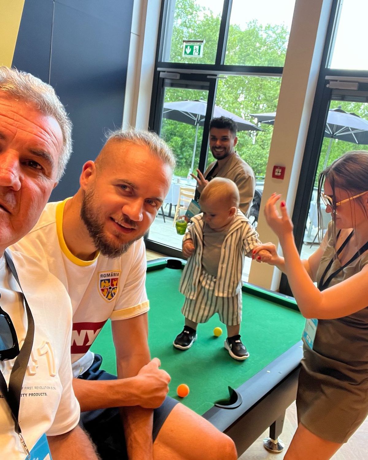 A cucerit internetul! Cel mai mic suporter român de la Euro 2024 e nepotul lui George Pușcaș