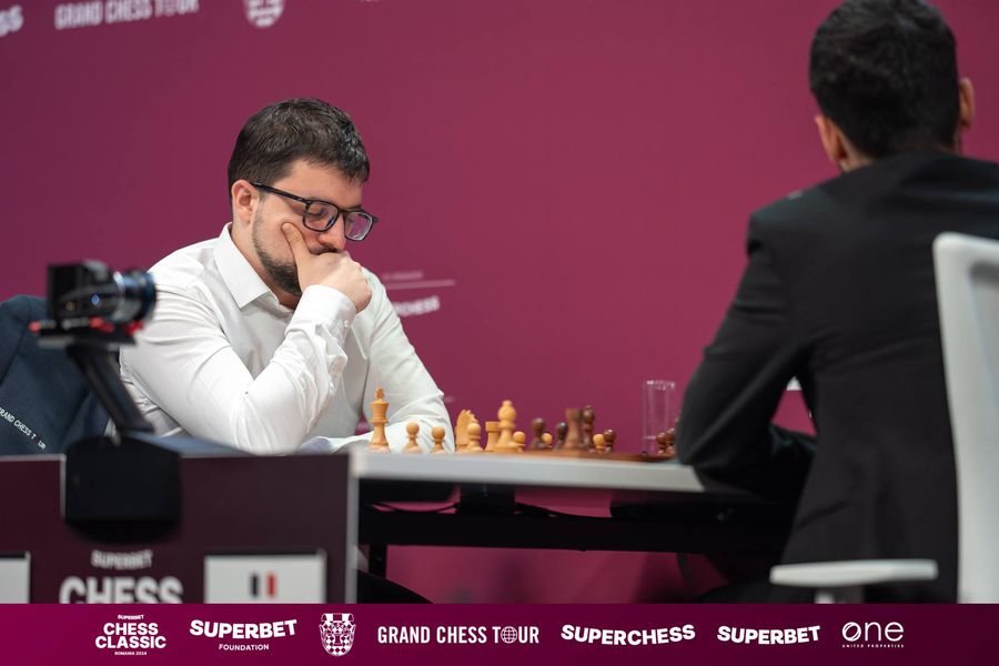 A treia rundă de confruntări de la Superbet Chess Classic România 2024    s-a încheiat cu cinci remize
