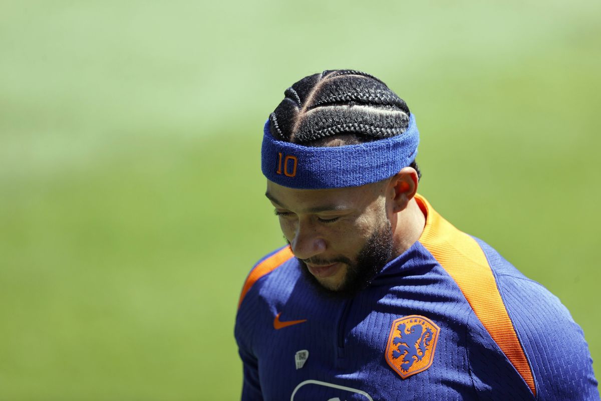 Îl mai recunoști? Memphis Depay și-a schimbat total look-ul înaintea disputei cu România de la Euro 2024: „Și prietenei mele îi place!”