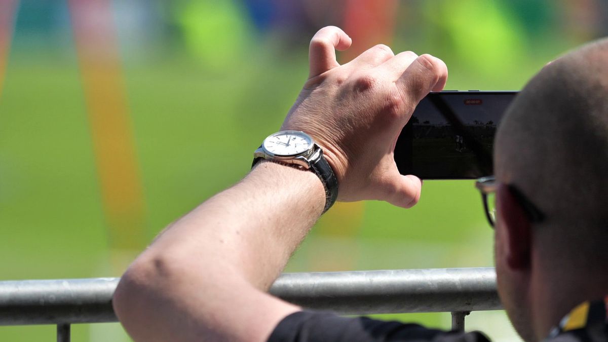 Olandezii sunt impresionați de povestea unui „tricolor”: „A lucrat la fabrică, iar acum e cel mai bun la Campionatul European!”