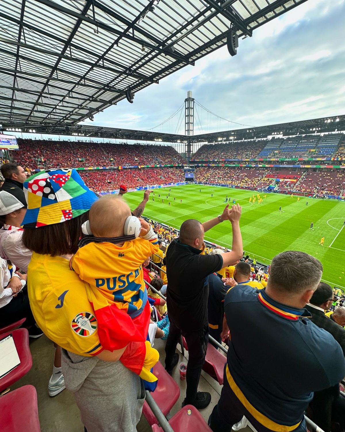 A cucerit internetul! Cel mai mic suporter român de la Euro 2024 e nepotul lui George Pușcaș