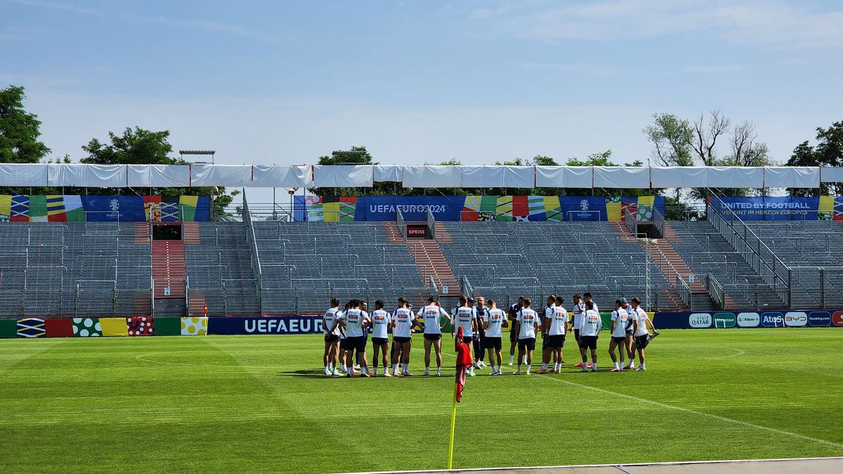 Olandezii sunt impresionați de povestea unui „tricolor”: „A lucrat la fabrică, iar acum e cel mai bun la Campionatul European!”