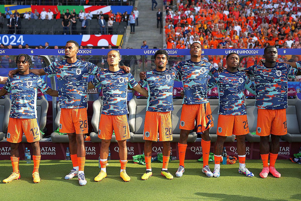 Fratele vârfului trecut pe la Rapid și Farul este cerut insistent TITULAR în România - Olanda: „Aș îndrăzni să joc așa!”