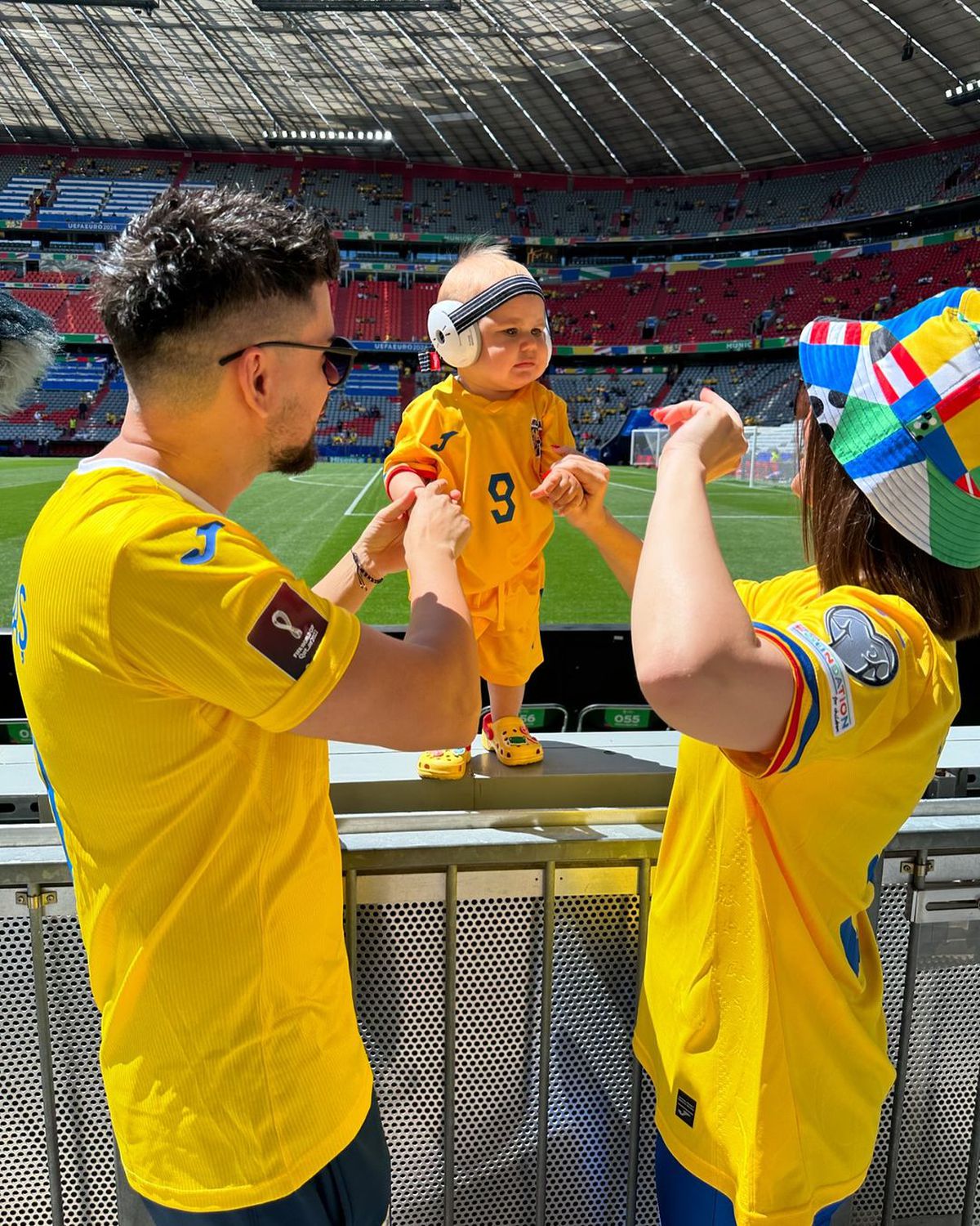 A cucerit internetul! Cel mai mic suporter român de la Euro 2024 e nepotul lui George Pușcaș