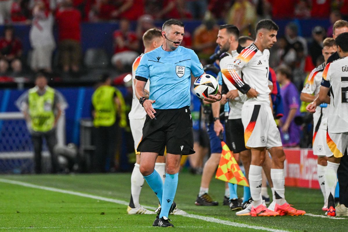 „Baie” în ploaie, încălzire după răcire + Ce a făcut Neuer chiar înainte de start » 9 detalii de pe stadion de la Germania - Danemarca