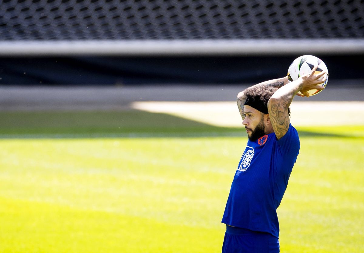 Îl mai recunoști? Memphis Depay și-a schimbat total look-ul înaintea disputei cu România de la Euro 2024: „Și prietenei mele îi place!”