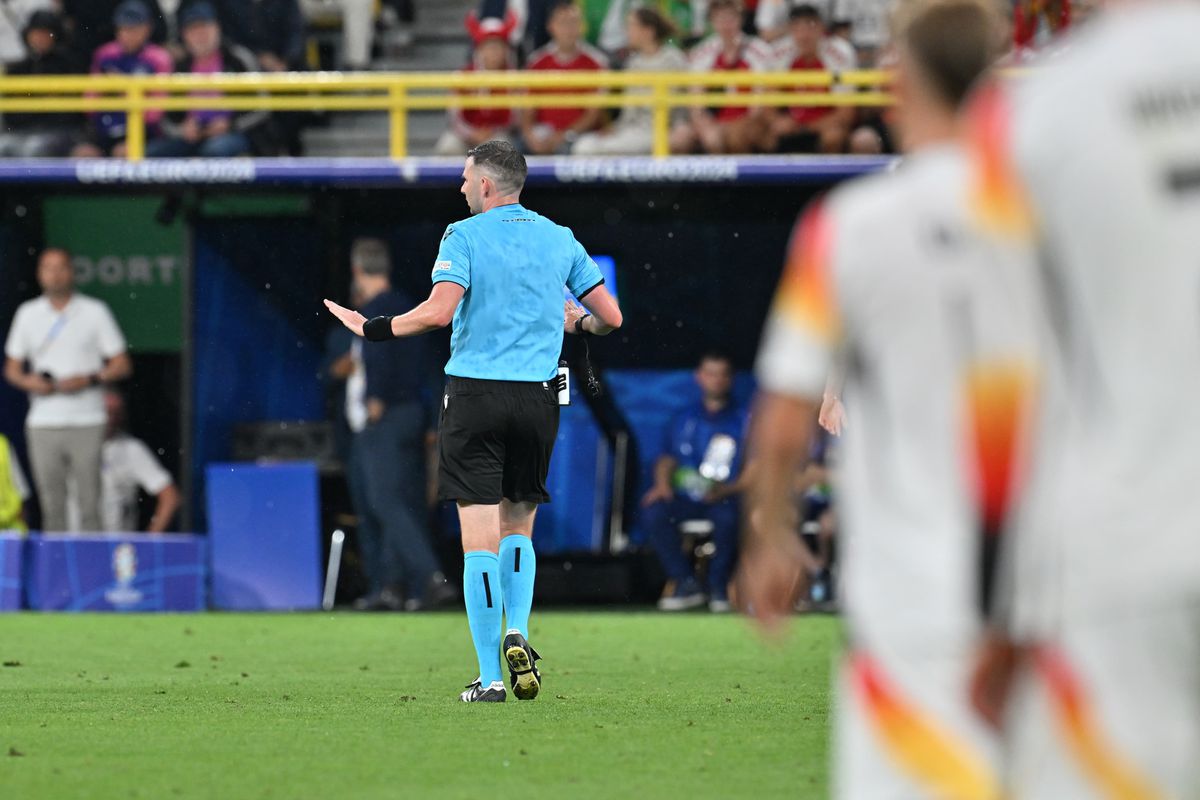 „Baie” în ploaie, încălzire după răcire + Ce a făcut Neuer chiar înainte de start » 9 detalii de pe stadion de la Germania - Danemarca